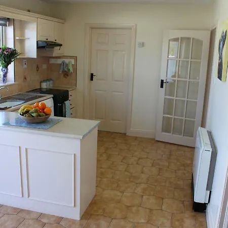 1 Hartdale House *